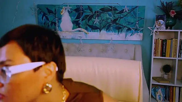 Snapshot of LauraDavidsons chatting on 09.19.25 LauraDavidsons online show from 09.19.25