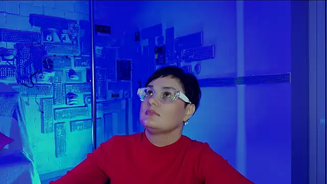 Snapshot of LauraDavidsons chatting on 10.10.25 LauraDavidsons online show from 10.10.25