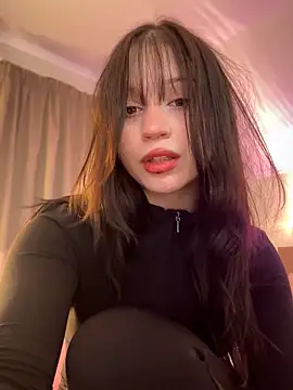 YourLittleDevil online show from 10.08.25