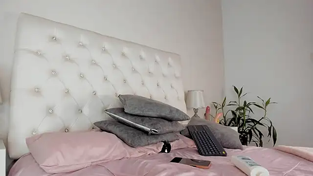 Snapshot of Viictoriia_Lopez chatting on 09.09.25 Viictoriia Lopez online show from 09.09.25