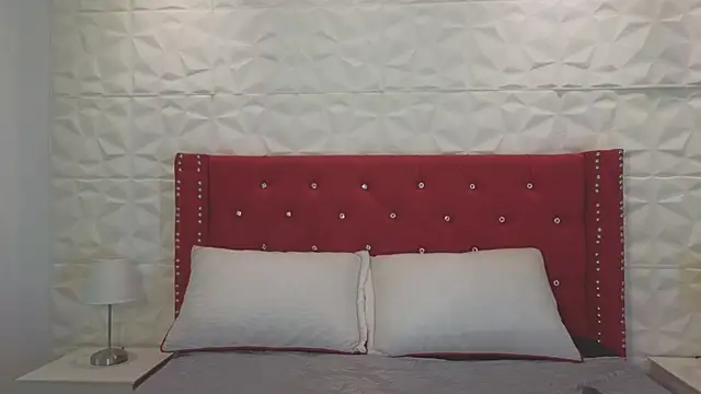 Snapshot of Lucy_n_pink chatting on 10.05.25 Lucy n pink online show from 10.05.25