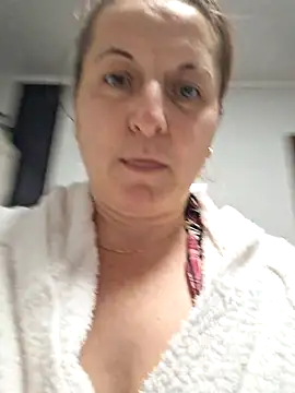 Fluturas2 online show from 12.22.25