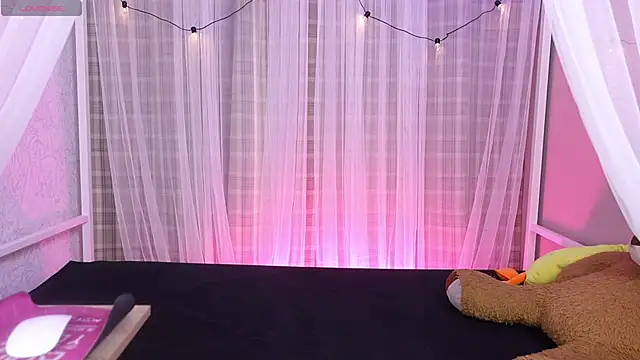 Snapshot of lynx_sun chatting on 10.21.25 lynx sun online show from 10.21.25