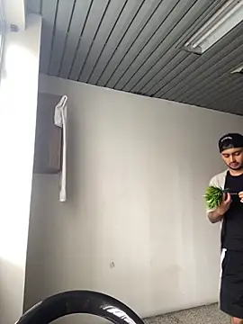 cristopher wallacee online show from 10.12.25