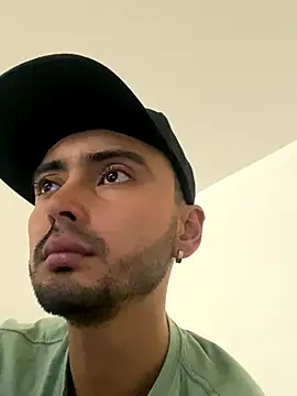 cristopher wallacee online show from 10.13.25