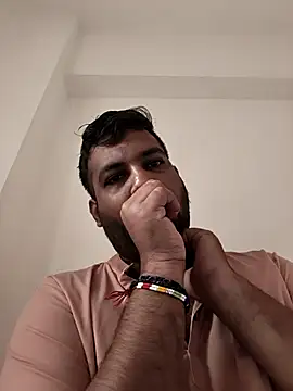 Snapshot of vinay_smalldick chatting on 04.22.26 vinay smalldick online show from 04.22.26