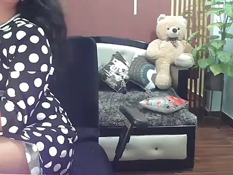 shaalu sharma online show from 11.26.25