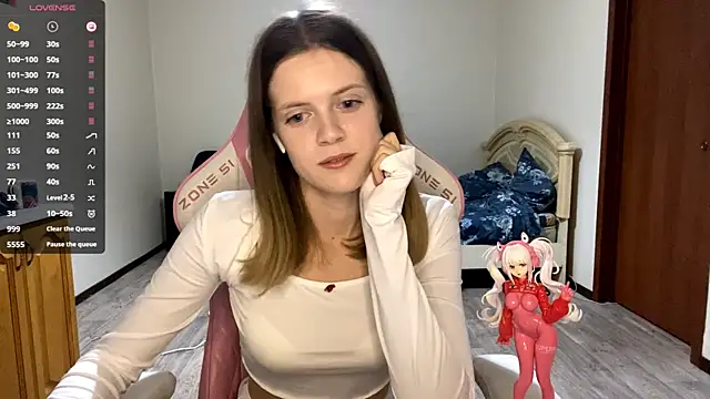 VibeQueenLucy online show from 09.20.25