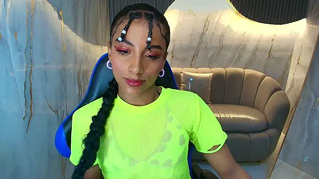 Snapshot of katty_berry_r chatting on 10.01.25 katty berry r online show from 10.01.25