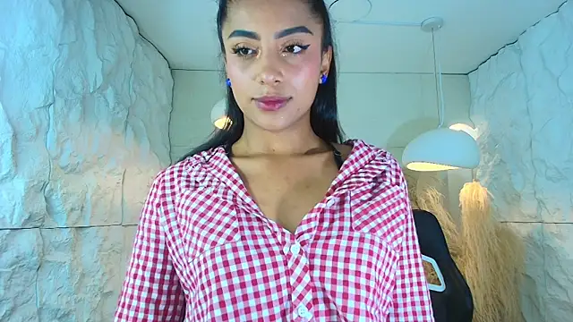 Snapshot of katty_berry_r chatting on 11.23.25 katty berry r online show from 11.23.25