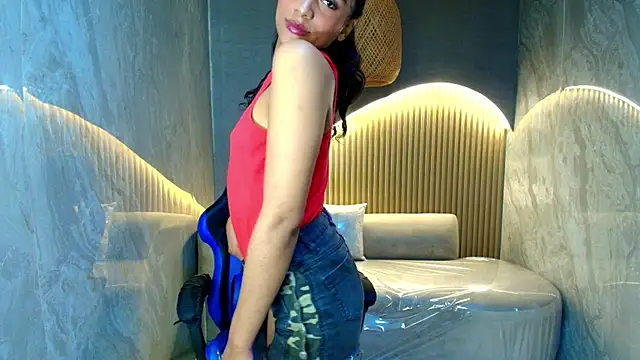 Snapshot of katty_berry_r chatting on 11.27.25 katty berry r online show from 11.27.25