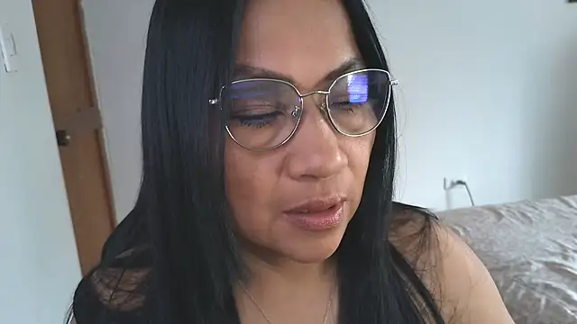 LissafeetHott online show from 11.26.25