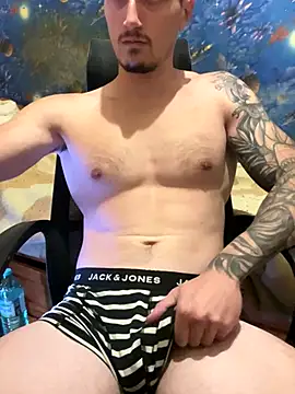 fronkie9384 online show from 10.04.25