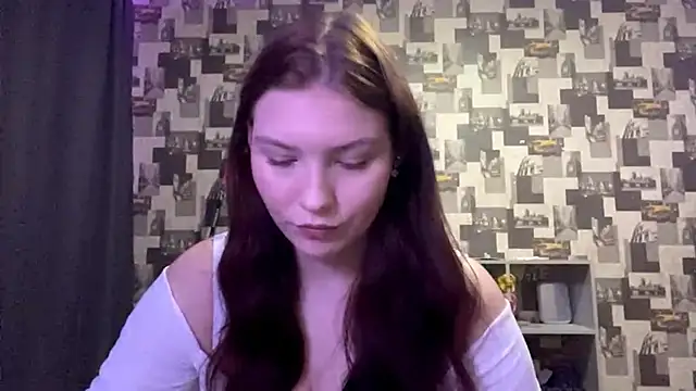 Snapshot of SwiiSweet chatting on 09.24.25 SwiiSweet online show from 09.24.25