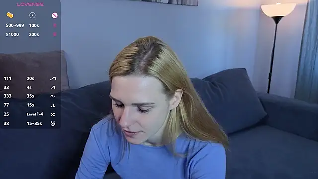 Snapshot of HelenMartines chatting on 09.11.25 HelenMartines online show from 09.11.25