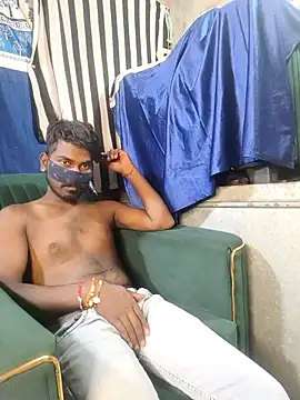 Snapshot of sexy-couple77 chatting on 10.26.25 sexy-couple77 online show from 10.26.25