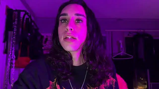 xoFrankie online show from 10.28.25