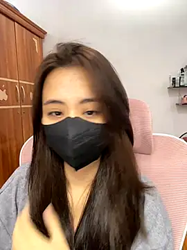 Snapshot of Mochi21 chatting on 11.19.25 Mochi21 online show from 11.19.25