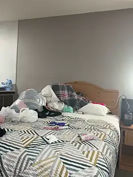 CinnaCakesss online show from 10.13.25