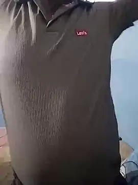 Snapshot of YourTarzan chatting on 11.01.25 YourTarzan online show from 11.01.25