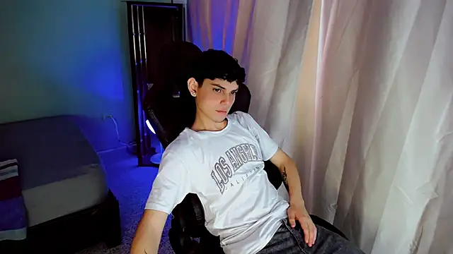 dilan hott  online show from 10.01.25