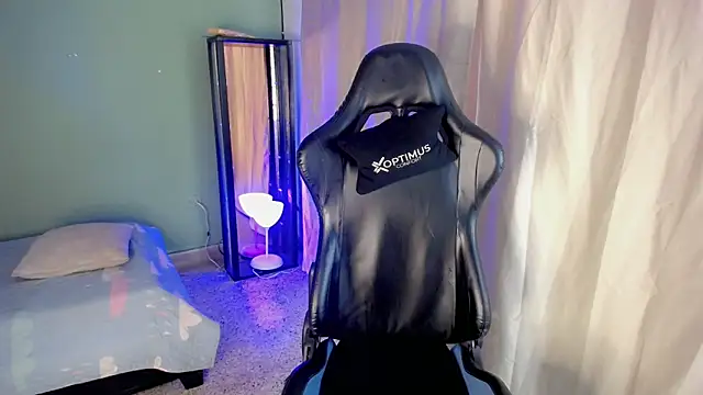 dilan hott  online show from 11.06.25