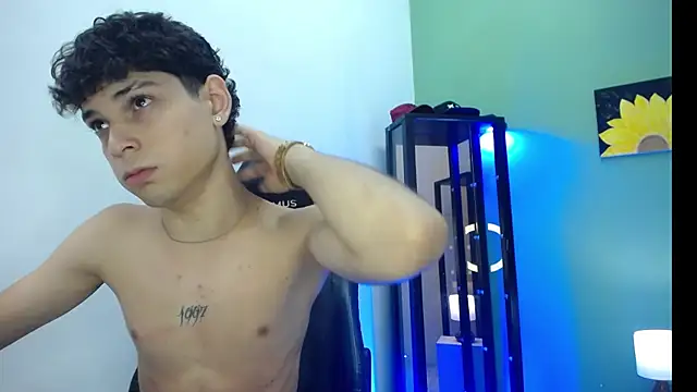 dilan hott  online show from 12.19.25