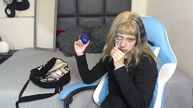 Amnesia  online show from 09.12.25