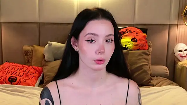 Snapshot of Goldy_Stark chatting on 11.02.25 Goldy Stark online show from 11.02.25