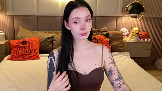 Snapshot of Goldy_Stark chatting on 11.03.25 Goldy Stark online show from 11.03.25