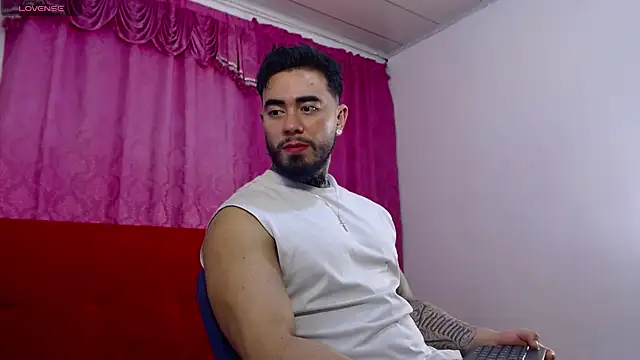 Snapshot of tommyblessd1 chatting on 07.17.26 tommyblessd1 online show from 07.17.26