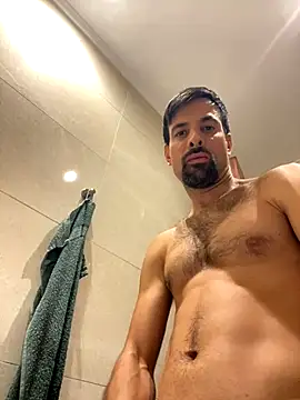 Snapshot of tantrii chatting on 10.30.25 tantrii online show from 10.30.25