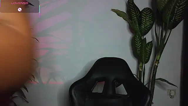 bri von dhara   online show from 03.25.26