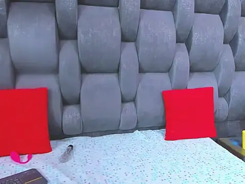 valerythompsonper online show from 01.16.26