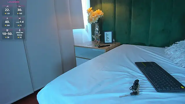 Snapshot of kittyy_milk_001 chatting on 09.23.25 kittyy milk 001 online show from 09.23.25