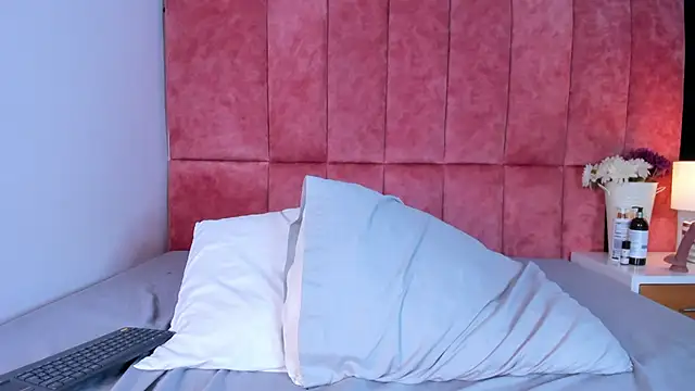 kittyy milk 001 online show from 01.09.26