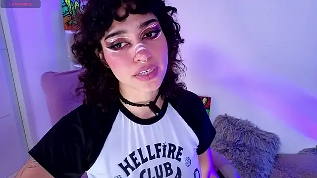 Snapshot of UvaMamacita chatting on 05.11.26 UvaMamacita online show from 05.11.26