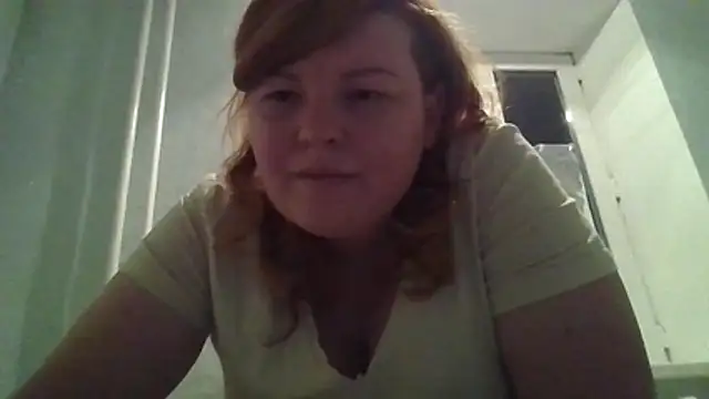 Snapshot of ShineDana chatting on 12.05.25 ShineDana online show from 12.05.25