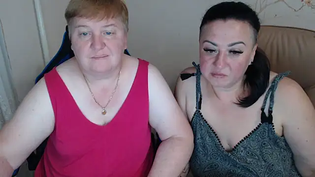 Snapshot of Bertie_Adeline chatting on 09.11.25 Bertie Adeline online show from 09.11.25