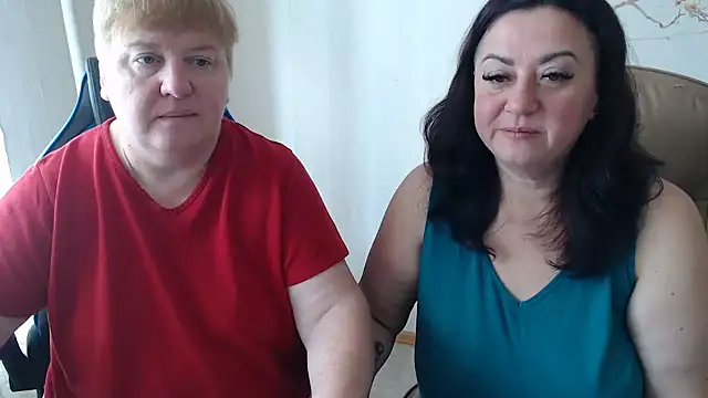 Snapshot of Bertie_Adeline chatting on 09.18.25 Bertie Adeline online show from 09.18.25