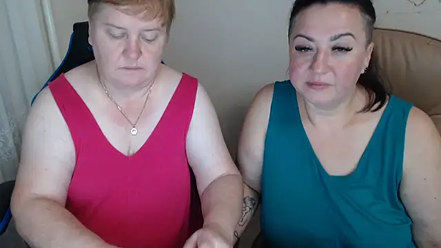 Snapshot of Bertie_Adeline chatting on 09.18.25 Bertie Adeline online show from 09.18.25