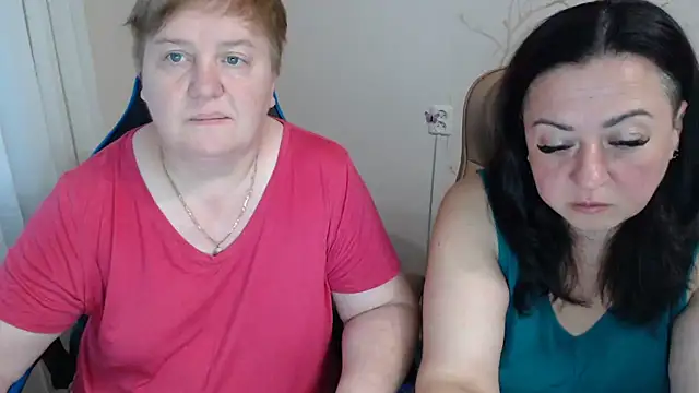 Snapshot of Bertie_Adeline chatting on 09.24.25 Bertie Adeline online show from 09.24.25