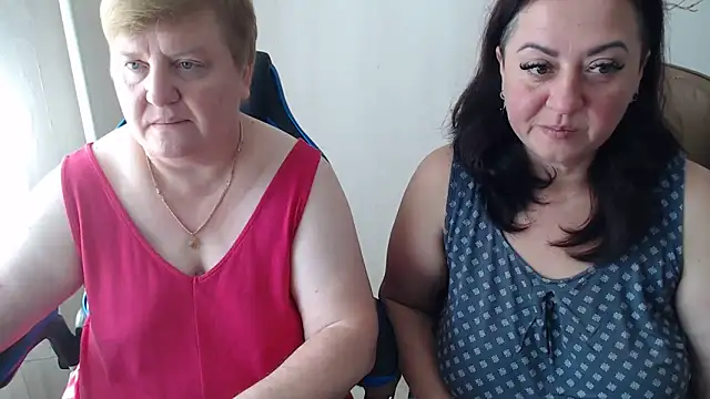 Snapshot of Bertie_Adeline chatting on 10.05.25 Bertie Adeline online show from 10.05.25