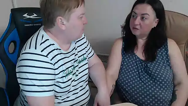 Snapshot of Bertie_Adeline chatting on 11.23.25 Bertie Adeline online show from 11.23.25