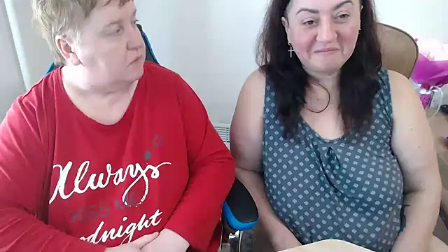 Snapshot of Bertie_Adeline chatting on 12.05.25 Bertie Adeline online show from 12.05.25