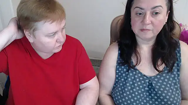 Snapshot of Bertie_Adeline chatting on 12.16.25 Bertie Adeline online show from 12.16.25