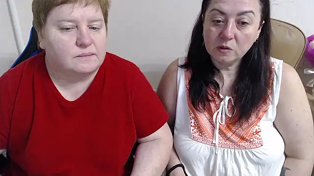 Snapshot of Bertie_Adeline chatting on 01.12.26 Bertie Adeline online show from 01.12.26
