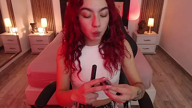 Red kytty6 online show from 10.03.25