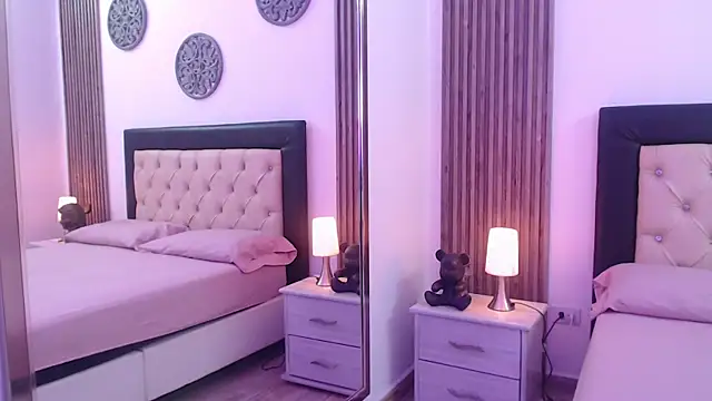 Red kytty6 online show from 10.04.25