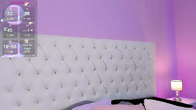 DaniielaV online show from 09.15.25